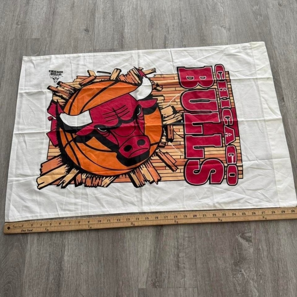 Vintage Chicago Bulls NBA pillowcase good condition